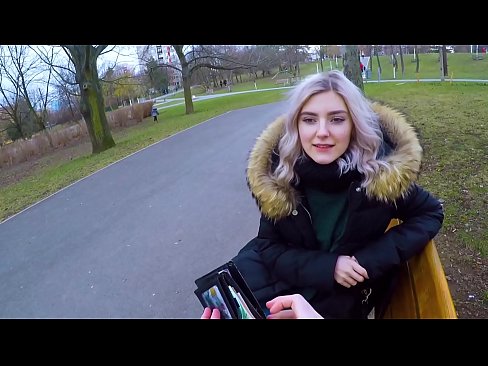 ❤️ Swallows cum panas muhrim pikeun duit - blowjob di taman ku Eva Elfie porno keras dina su.pornsos-com.ru